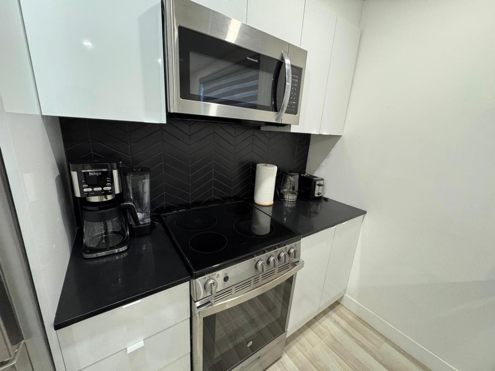 Ndg Dreams! New & Modern 3Br Easy City Life Монреаль Экстерьер фото